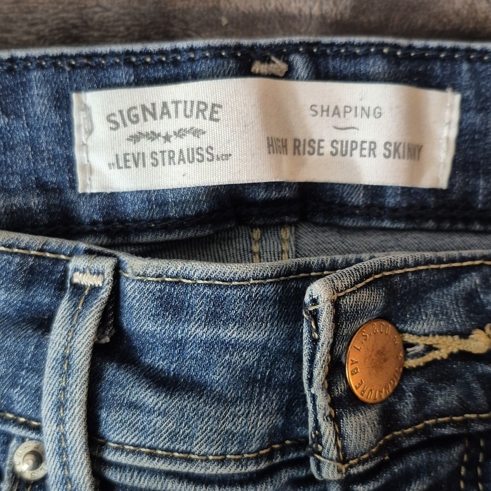 Levi High Rise Super Skinny Denim Jeans - Picture 3 of 7
